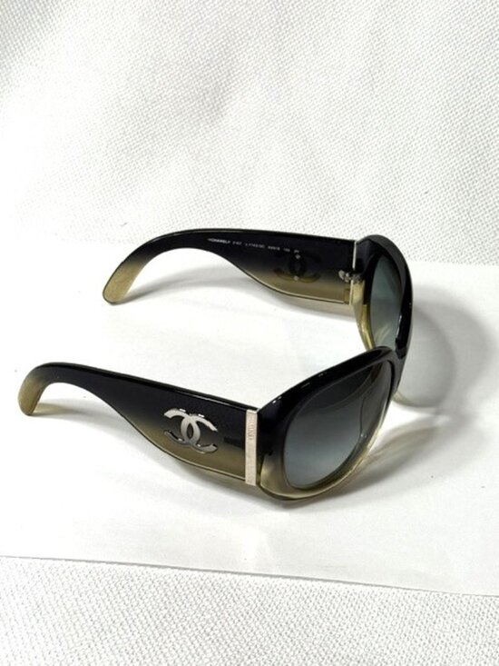 Chanel black sunglasses #5167 with case main image 6